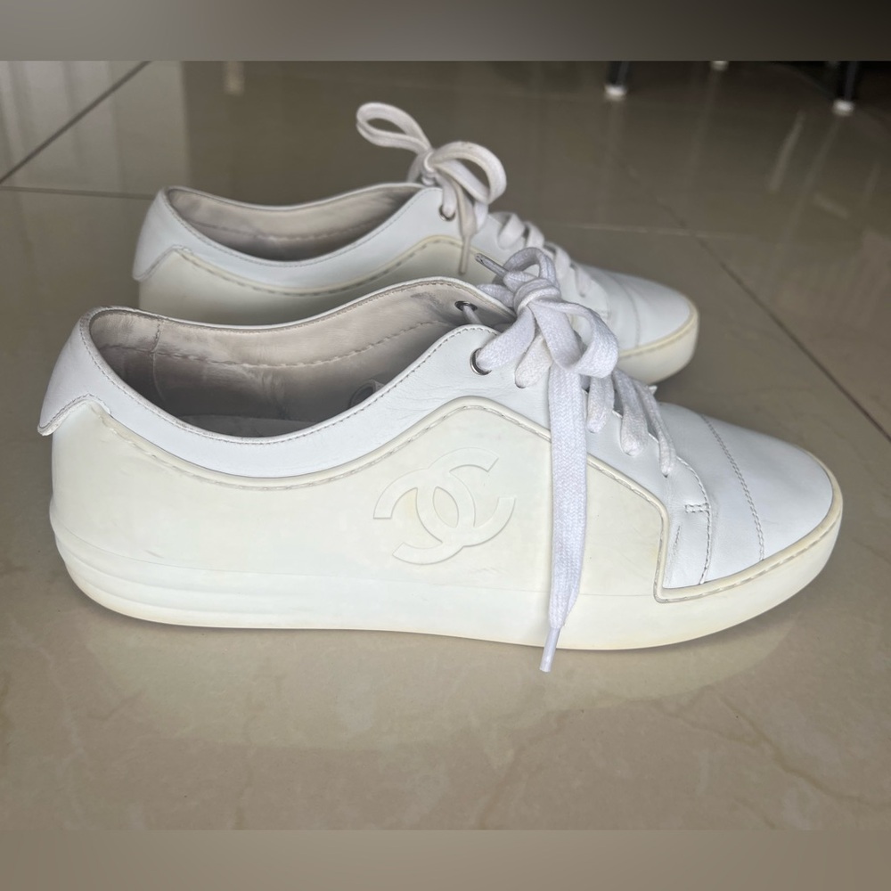 Chanel sneakers size 39 1/2